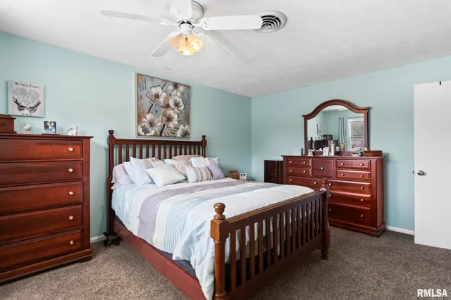 $385,000 | 729 Kenton Boulevard, Taylorville, IL 62568