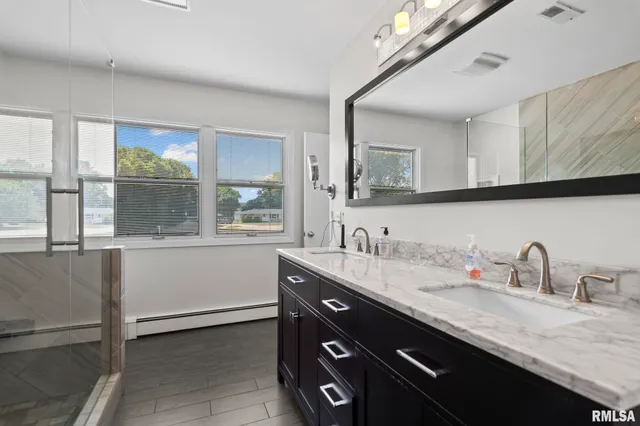 $385,000 | 729 Kenton Boulevard, Taylorville, IL 62568