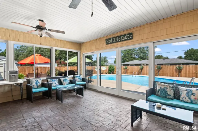 $385,000 | 729 Kenton Boulevard, Taylorville, IL 62568