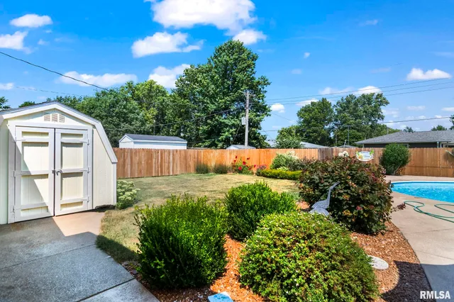 $385,000 | 729 Kenton Boulevard, Taylorville, IL 62568