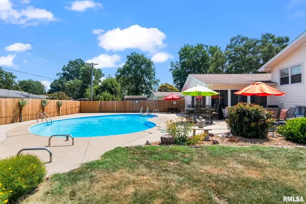 $369,900 | 729 Kenton Boulevard, Taylorville, IL 62568