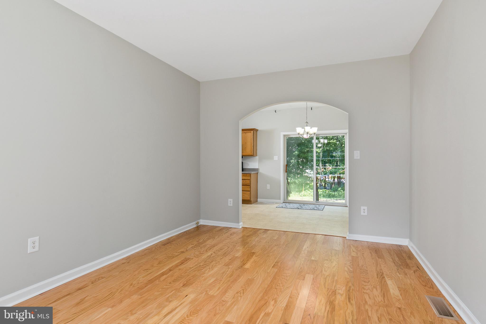418 Juliustown Pemberton Road Juliustown, NJ 08022 - Photo 5 of 25 Gallery Image 5