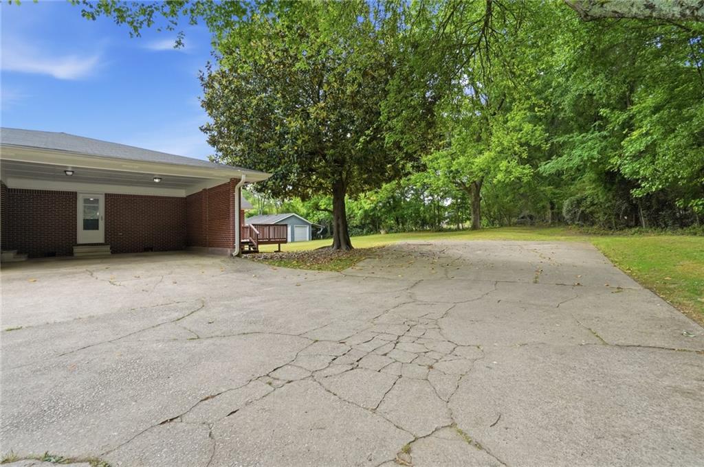 128 McNeal Road Winder, GA 30680 - Photo 3 of 32