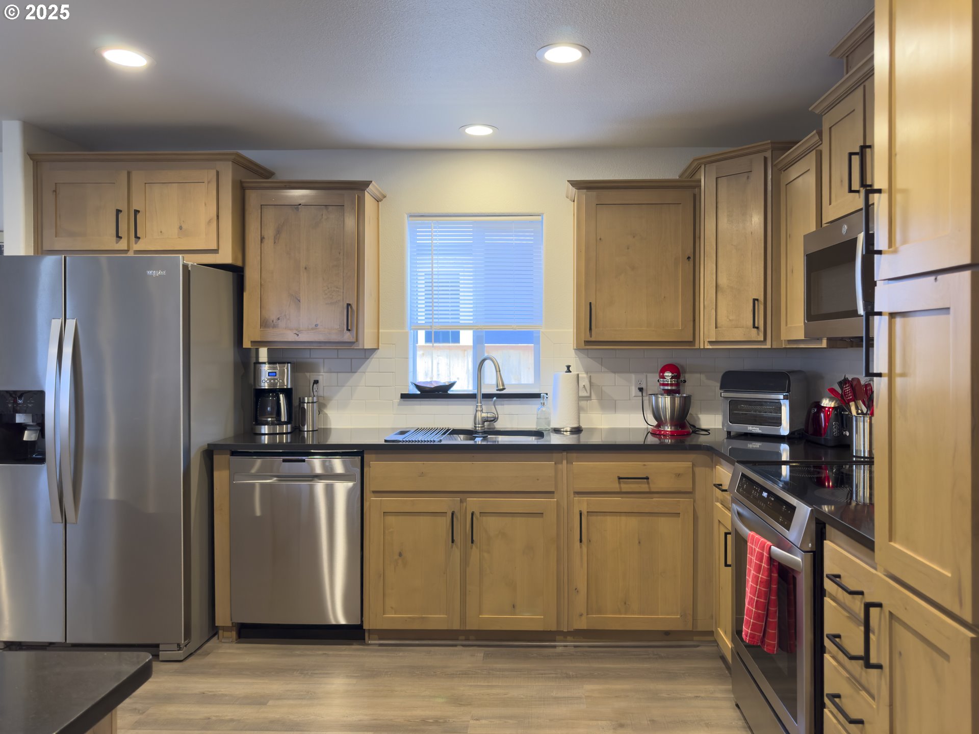 5262 Nopal Street Florence, OR 97439 - Photo 14 of 37