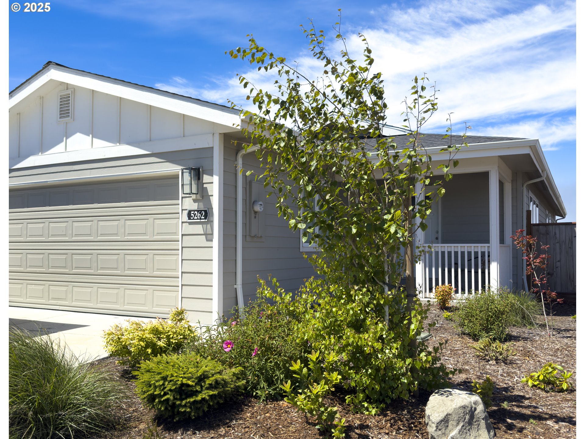 5262 Nopal Street Florence, OR 97439 - Photo 2 of 37