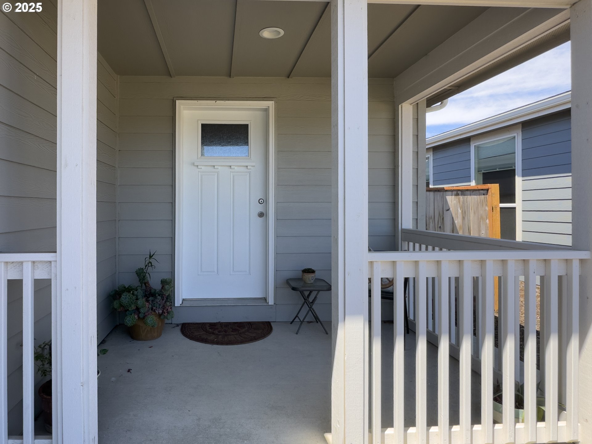 5262 Nopal Street Florence, OR 97439 - Photo 4 of 37