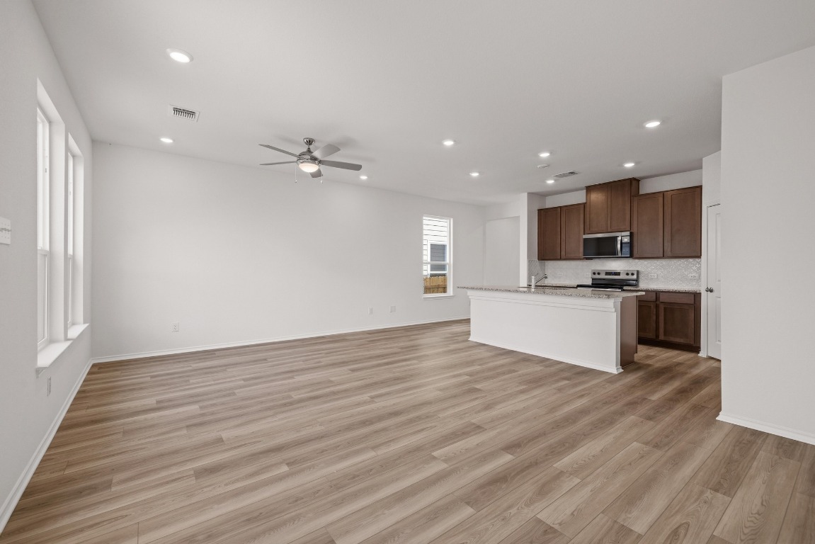 260 Feathers Street Jarrell, TX 76537 - Photo 11 of 32