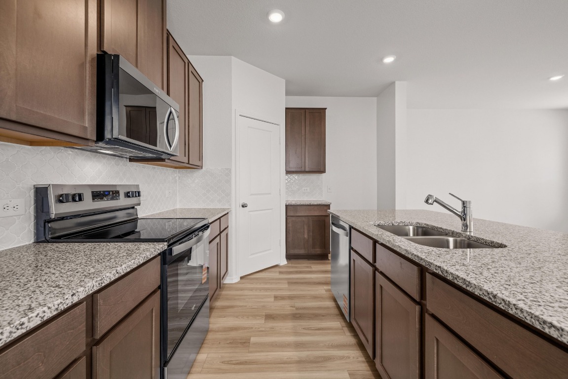 260 Feathers Street Jarrell, TX 76537 - Photo 13 of 32