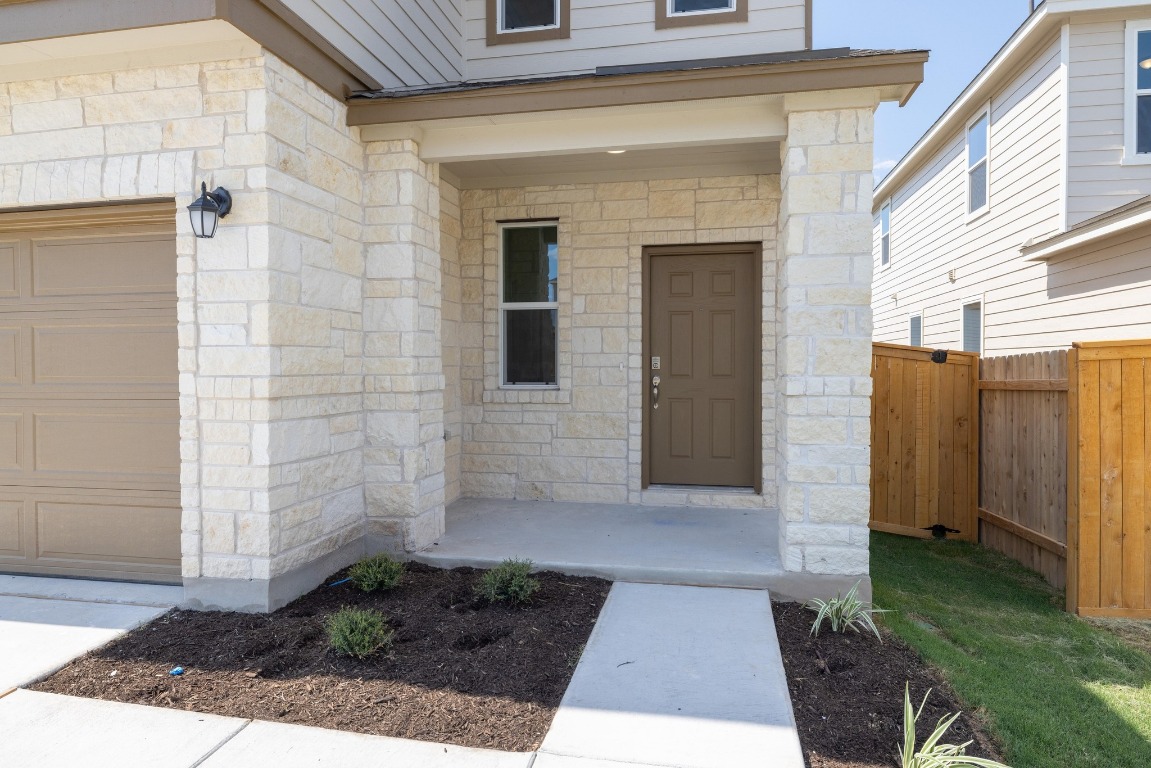 260 Feathers Street Jarrell, TX 76537 - Photo 4 of 32