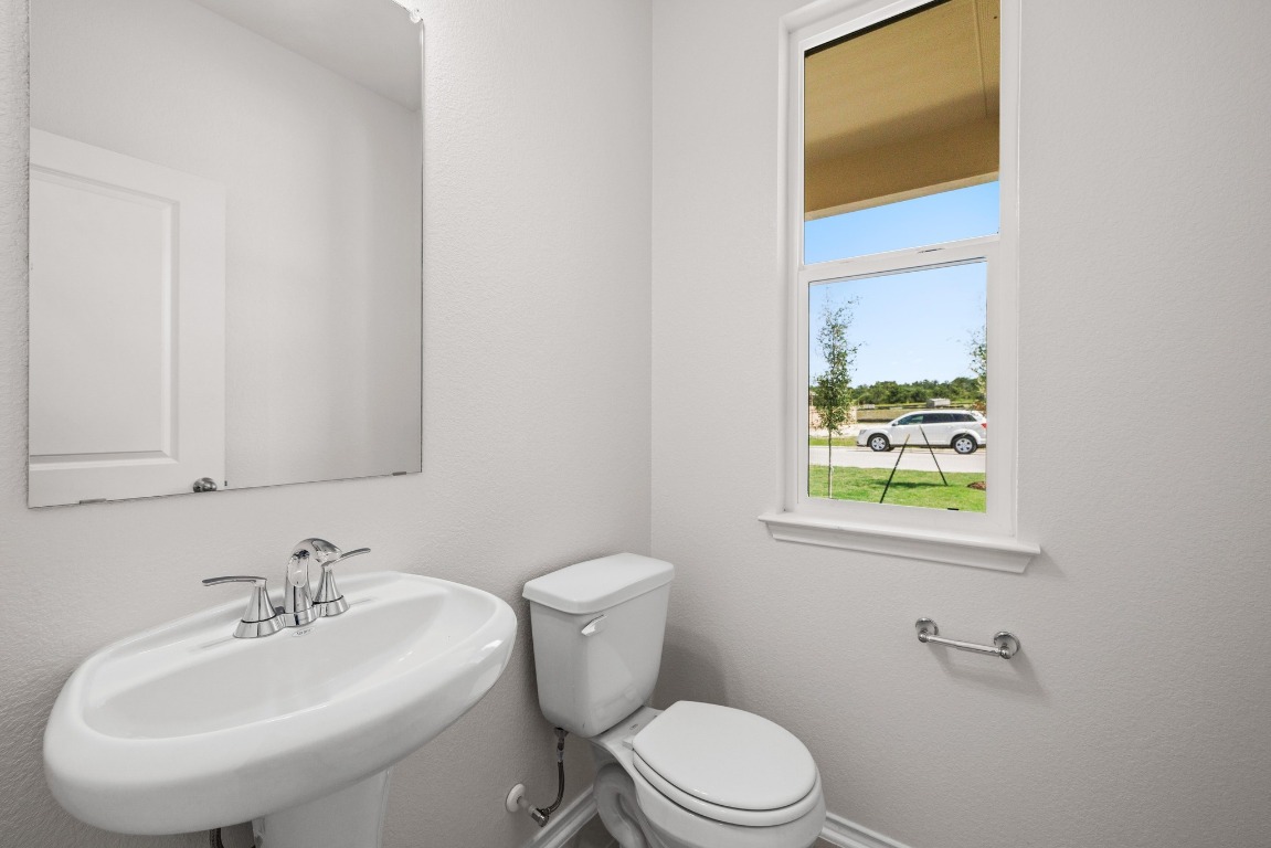 260 Feathers Street Jarrell, TX 76537 - Photo 6 of 32