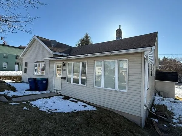 $199,000 | 321 Juneau Street, Kewaunee, WI 54216