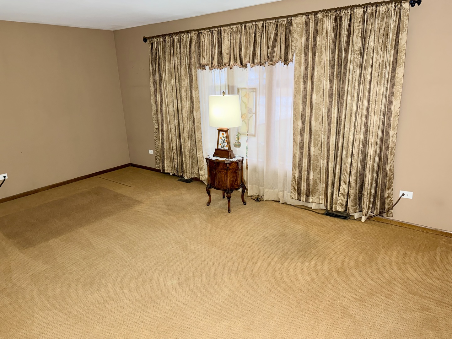 15813 Jon Road Oak Forest, IL 60452 - Photo 21 of 31 a view of a room with a birdcage and a window