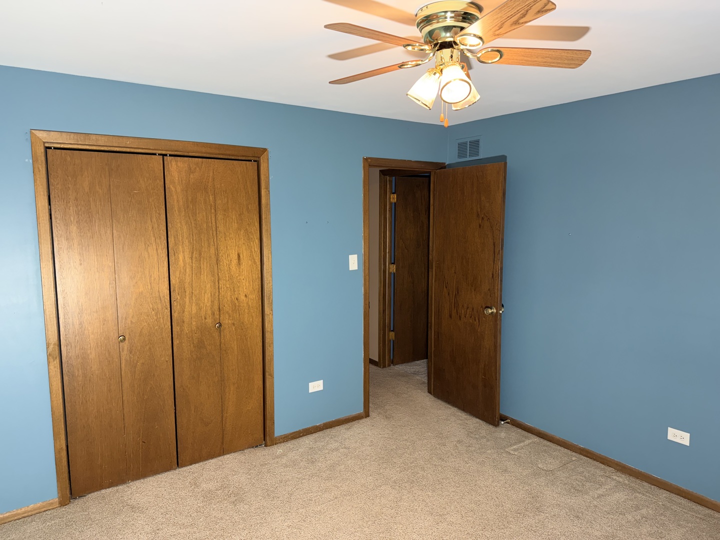 15813 Jon Road Oak Forest, IL 60452 - Photo 25 of 31 a view of empty room with window and ceiling fan