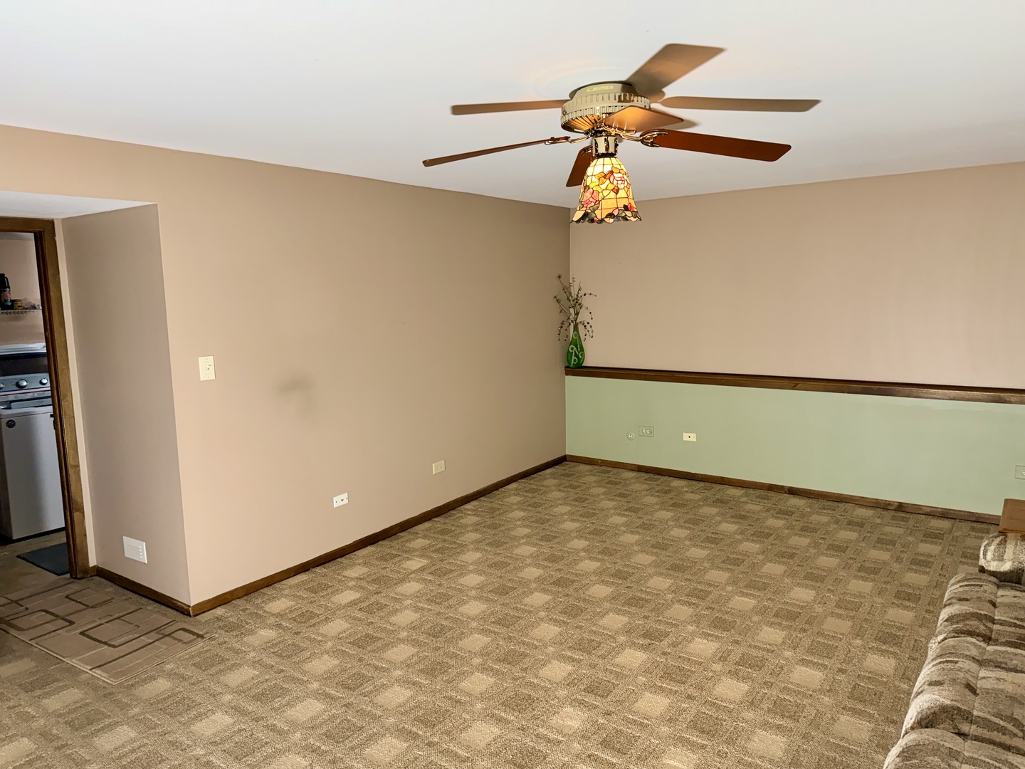 15813 Jon Road Oak Forest, IL 60452 - Photo 8 of 31 a view of a room with a fan