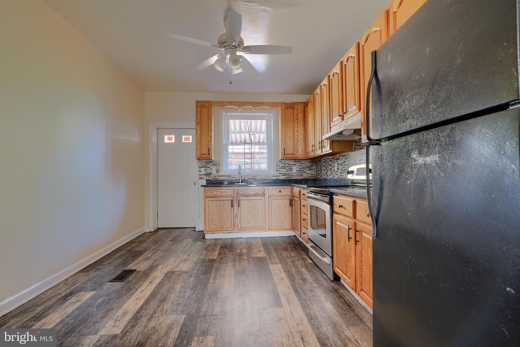 1304 Glyndon Avenue Baltimore, MD 21223 - Photo 6 of 25