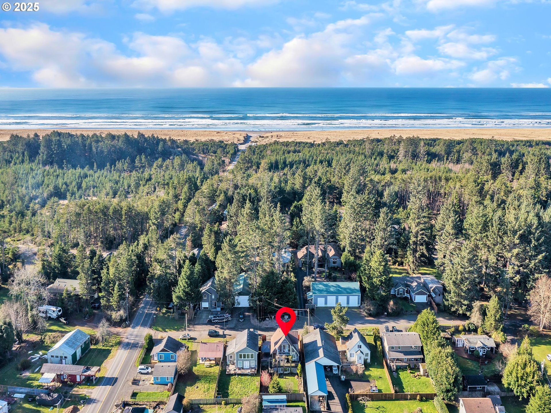 90589 Clark Road Warrenton, OR 97146 - Photo 45 of 48 a view of city and mountain