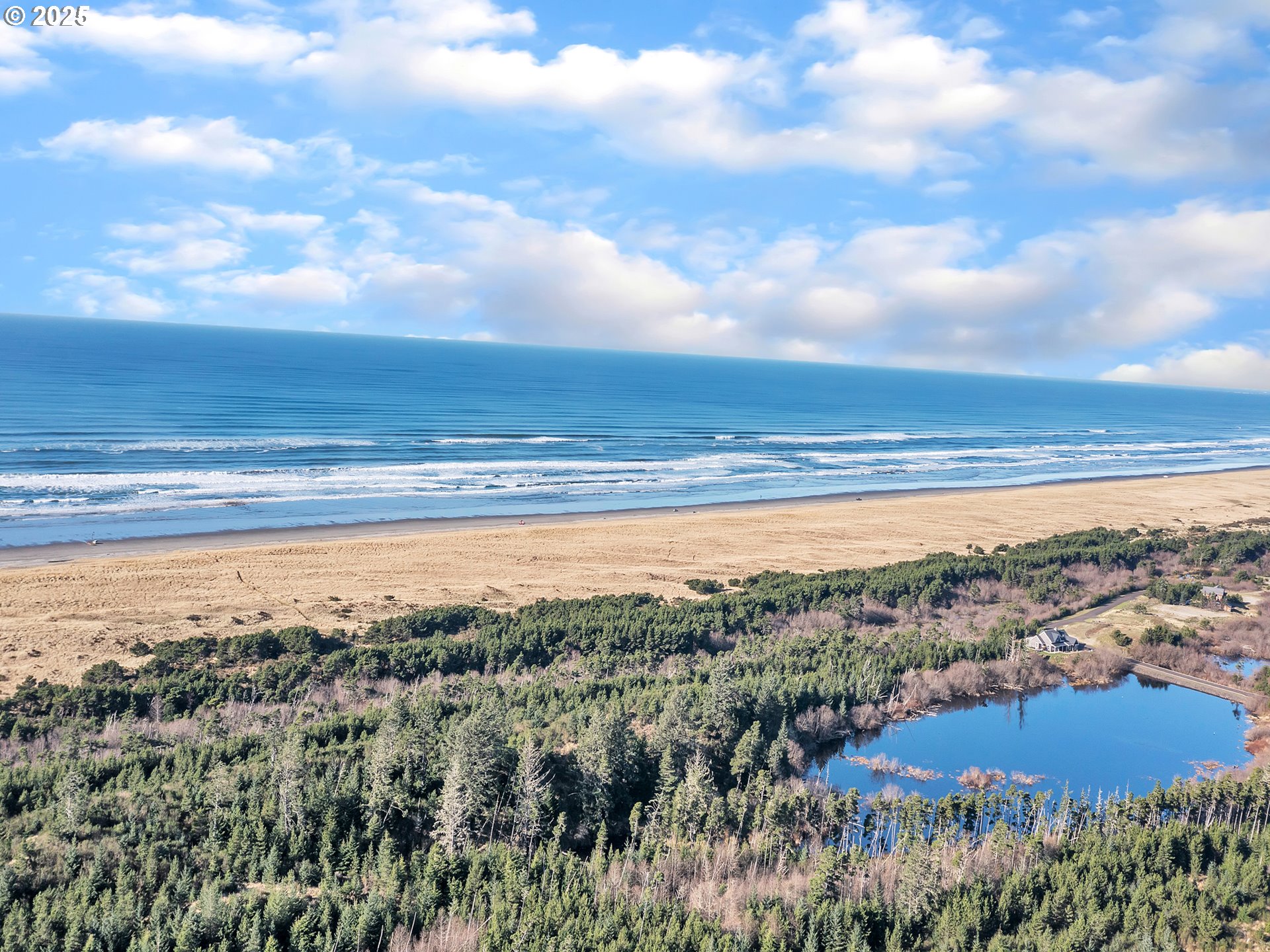 90589 Clark Road Warrenton, OR 97146 - Photo 48 of 48 a view of a city with ocean view