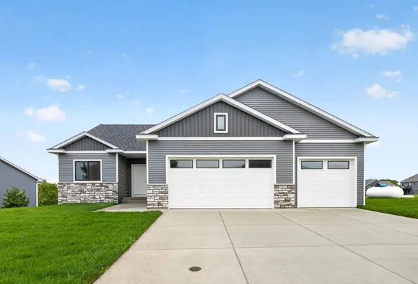 $475,000 | 1693 Cherry Street East, Mazeppa, MN 55956