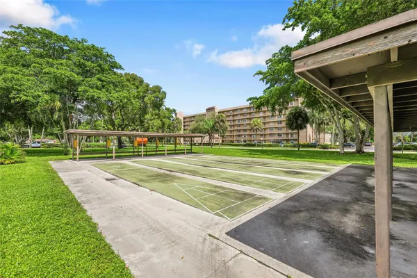 $1,700 | 4570 Northwest 18th Avenue, Unit 604, Deerfield Beach, FL 33064
