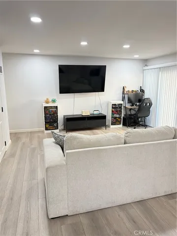 $549,900 | 11068 Sharp Avenue, Unit H, Mission Hills, CA 91345