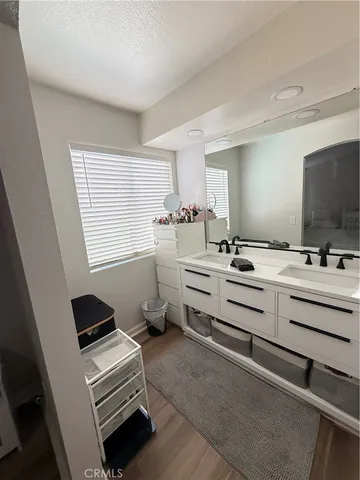 $549,900 | 11068 Sharp Avenue, Unit H, Mission Hills, CA 91345