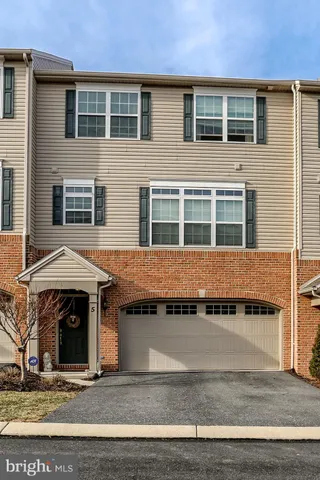 $2,300 | 5 Vista Circle, Lemoyne, PA 17043