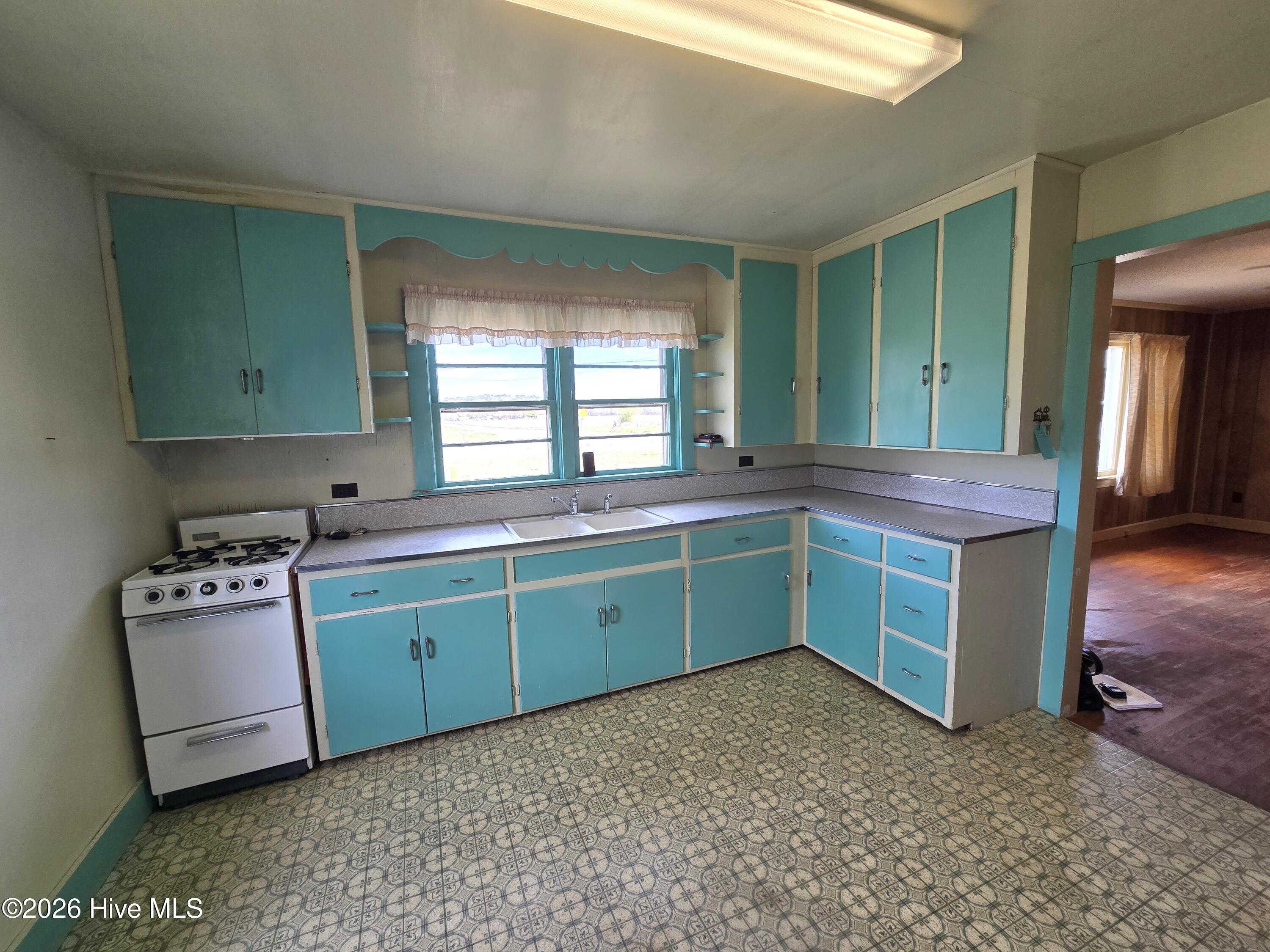 879 South Sandy Hook Road Shiloh, NC 27974 - Photo 5 of 12 20260324_145921