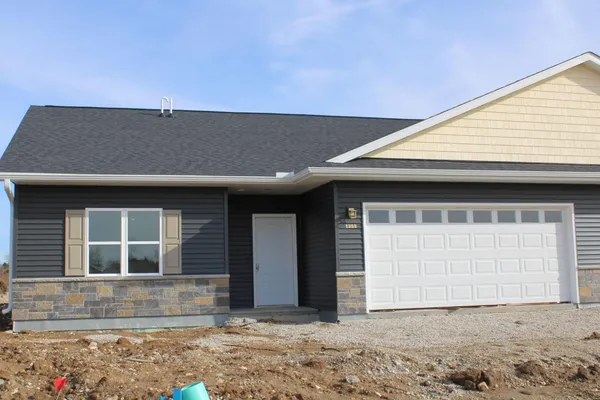 $335,000 | 1352 Kettle Drive, Unit 2, Kewaskum, WI 53040