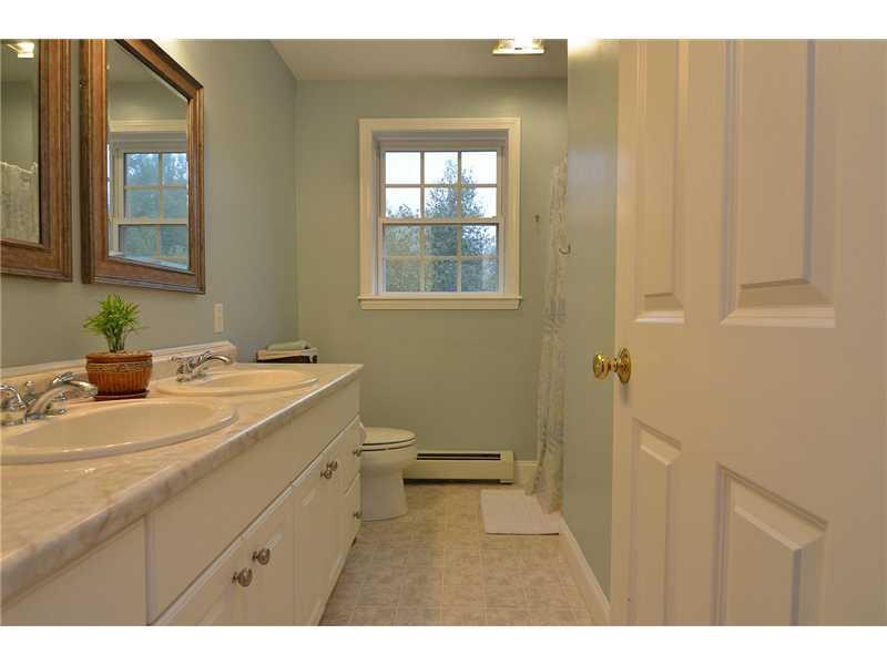 65 Baker Road Freeport, ME 04032 - Photo 16 of 25 Master Bath/Spa.