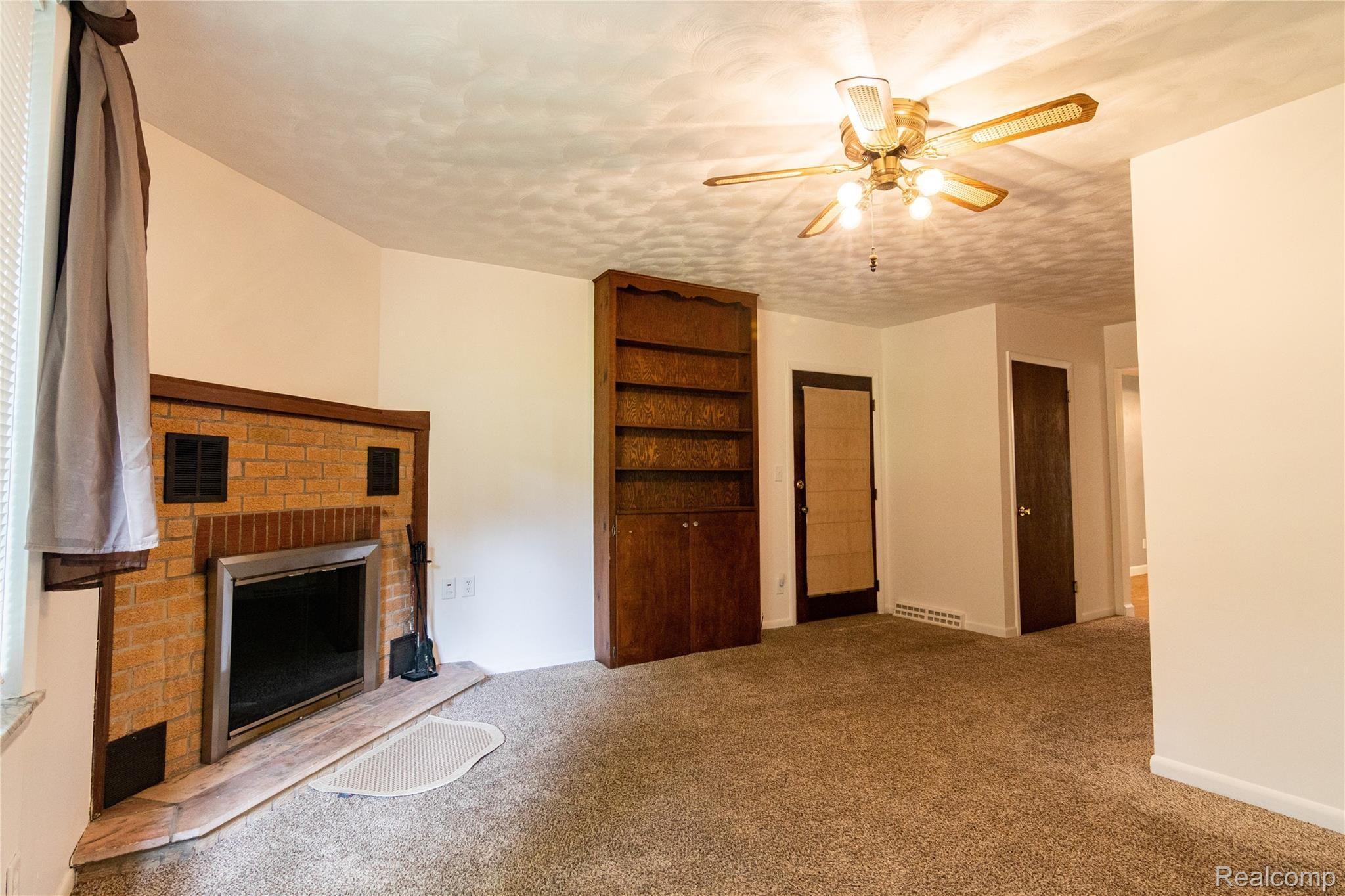 8348 Davison Road Davison, MI 48423 - Photo 5 of 22 8348 Davison Rd (17).jpg