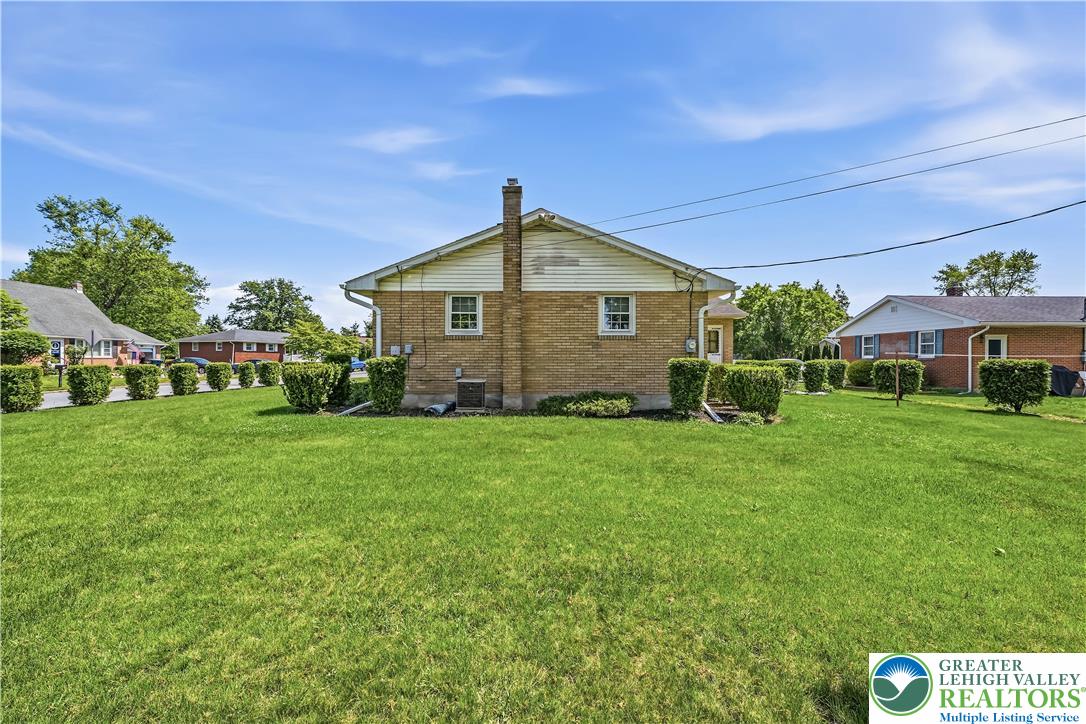 78 Colonial Road Allentown, PA 18109 - Photo 4 of 30
