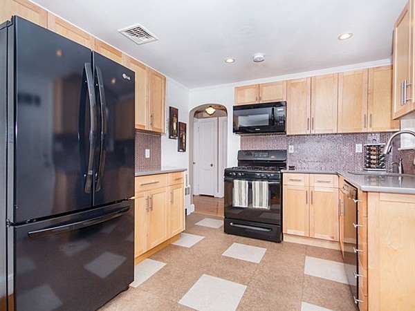 66 Margaret Road Newton, MA 02461 - Photo 3 of 18