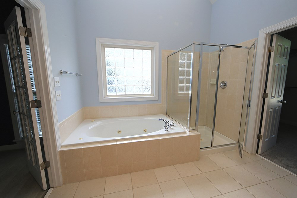 8600 Wapello Lane Raleigh, NC 27613 - Photo 20 of 27 Master bath