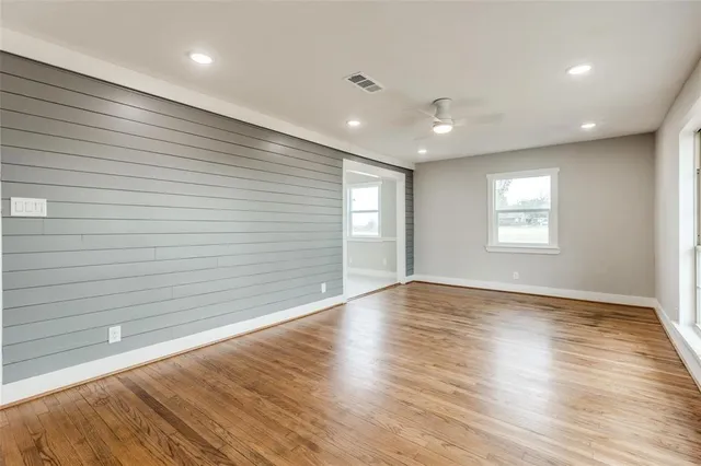 $2,500 | 3232 Farm To Market Road 1181, Ennis, TX 75119