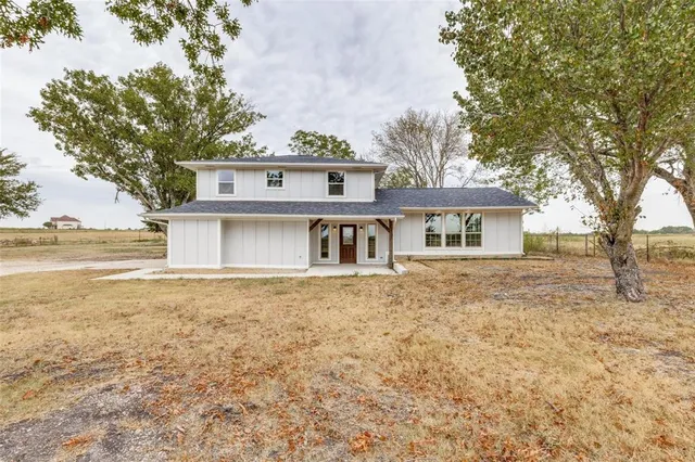 $2,500 | 3232 Farm To Market Road 1181, Ennis, TX 75119