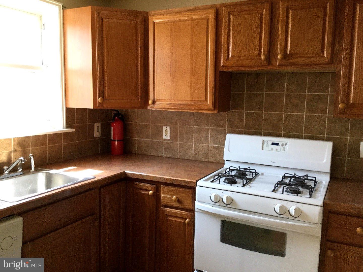 64 Gilpin Road Upper Darby, PA 19082 - Photo 7 of 21 Kitchen