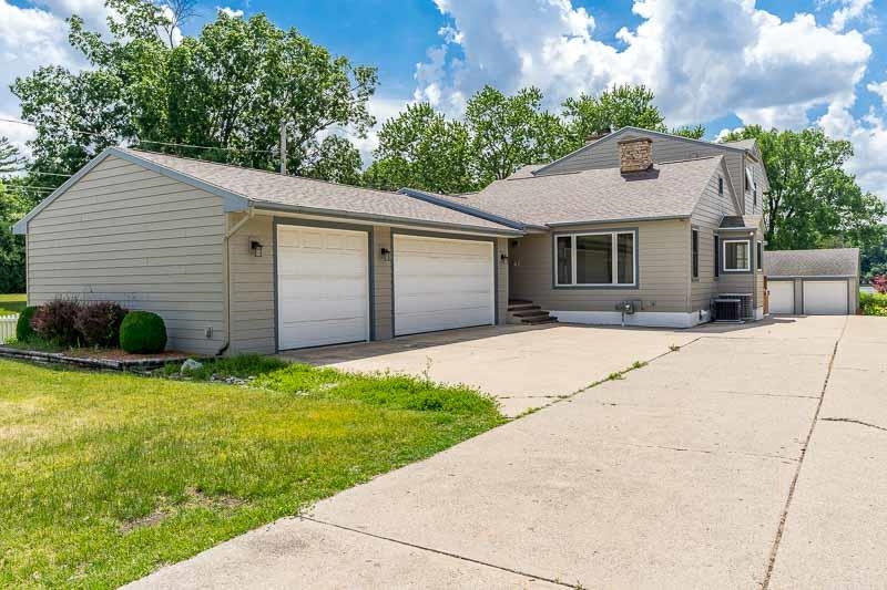 2230 South Riverside Drive Beloit, WI 53511 - Photo 14 of 75