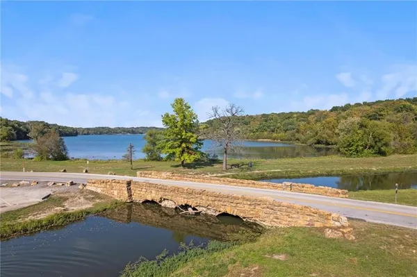 $155,000 | 10121 Countryside Drive, Kansas City, KS 66109