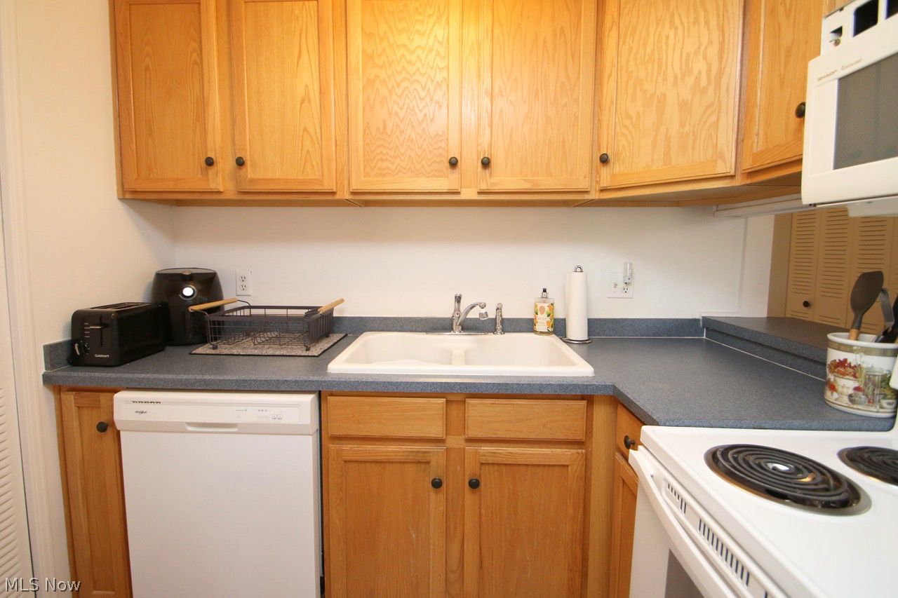 7247 Fox Mill Road, Unit A Mentor, OH 44060 - Photo 11 of 20