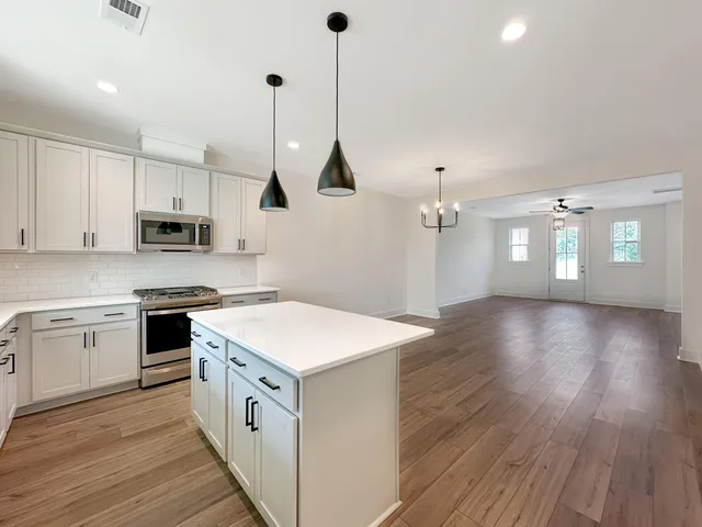 $2,300 | 258 Symphony Avenue, Summerville, SC 29486