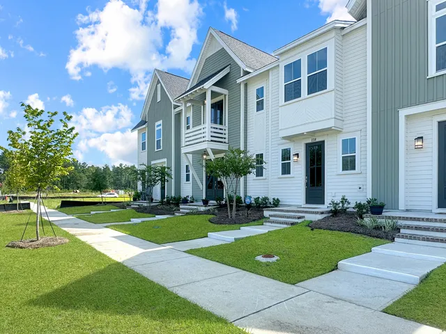 $2,300 | 258 Symphony Avenue, Summerville, SC 29486