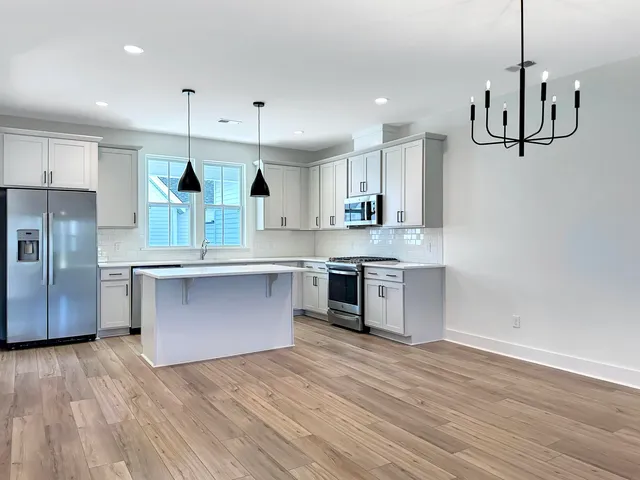 $2,300 | 258 Symphony Avenue, Summerville, SC 29486