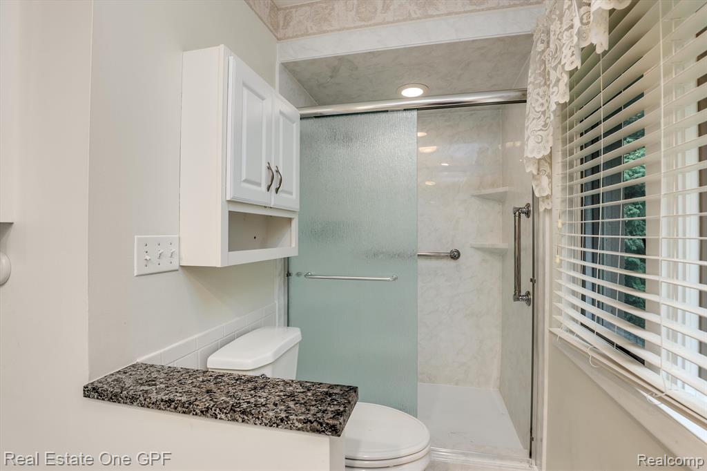 7 Vernier Road Grosse Pointe Shores, MI 48236 - Photo 19 of 25