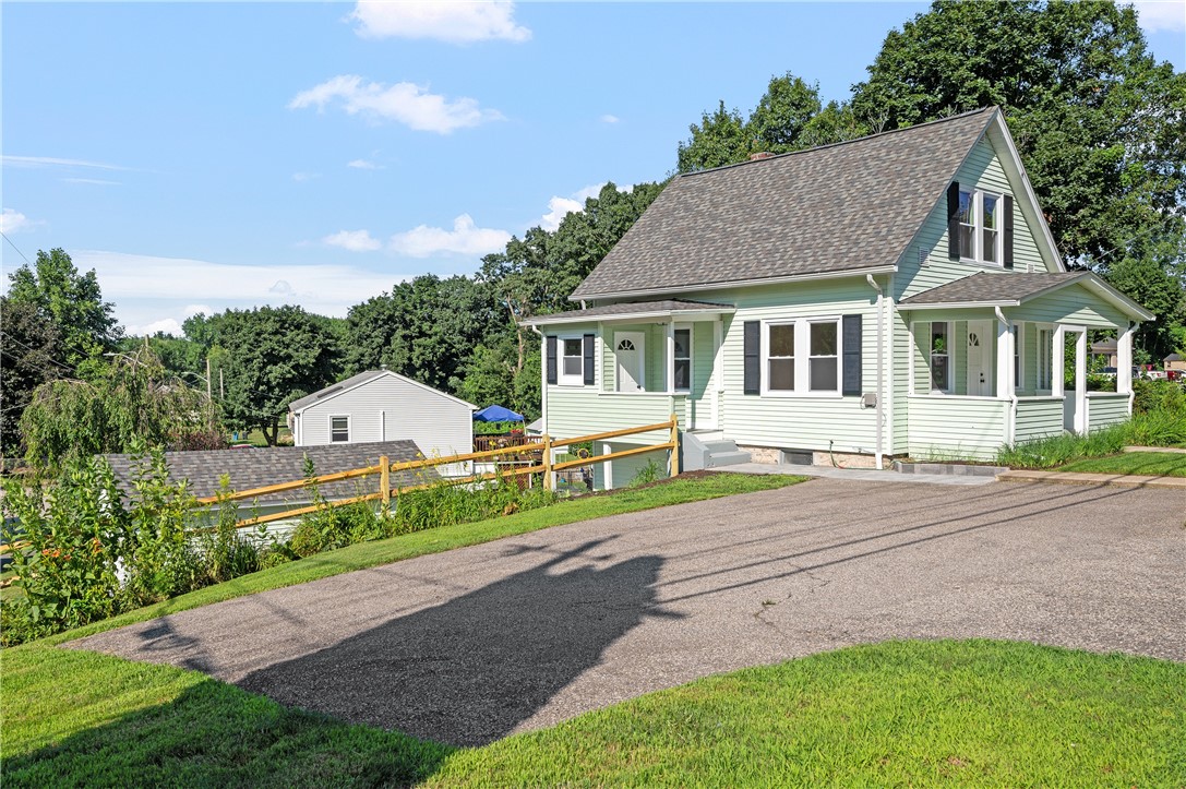 4096 Mendon Road Cumberland, RI 02864 - Photo 3 of 32