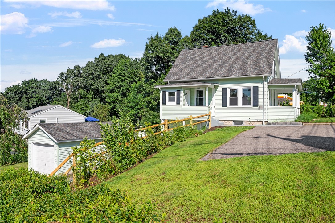 4096 Mendon Road Cumberland, RI 02864 - Photo 4 of 32