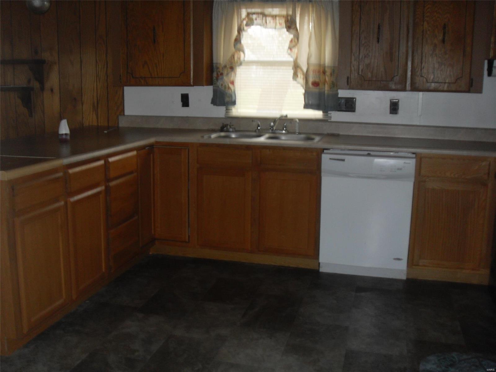 20928 Meadow View Road Highland, IL 62249 - Photo 2 of 24