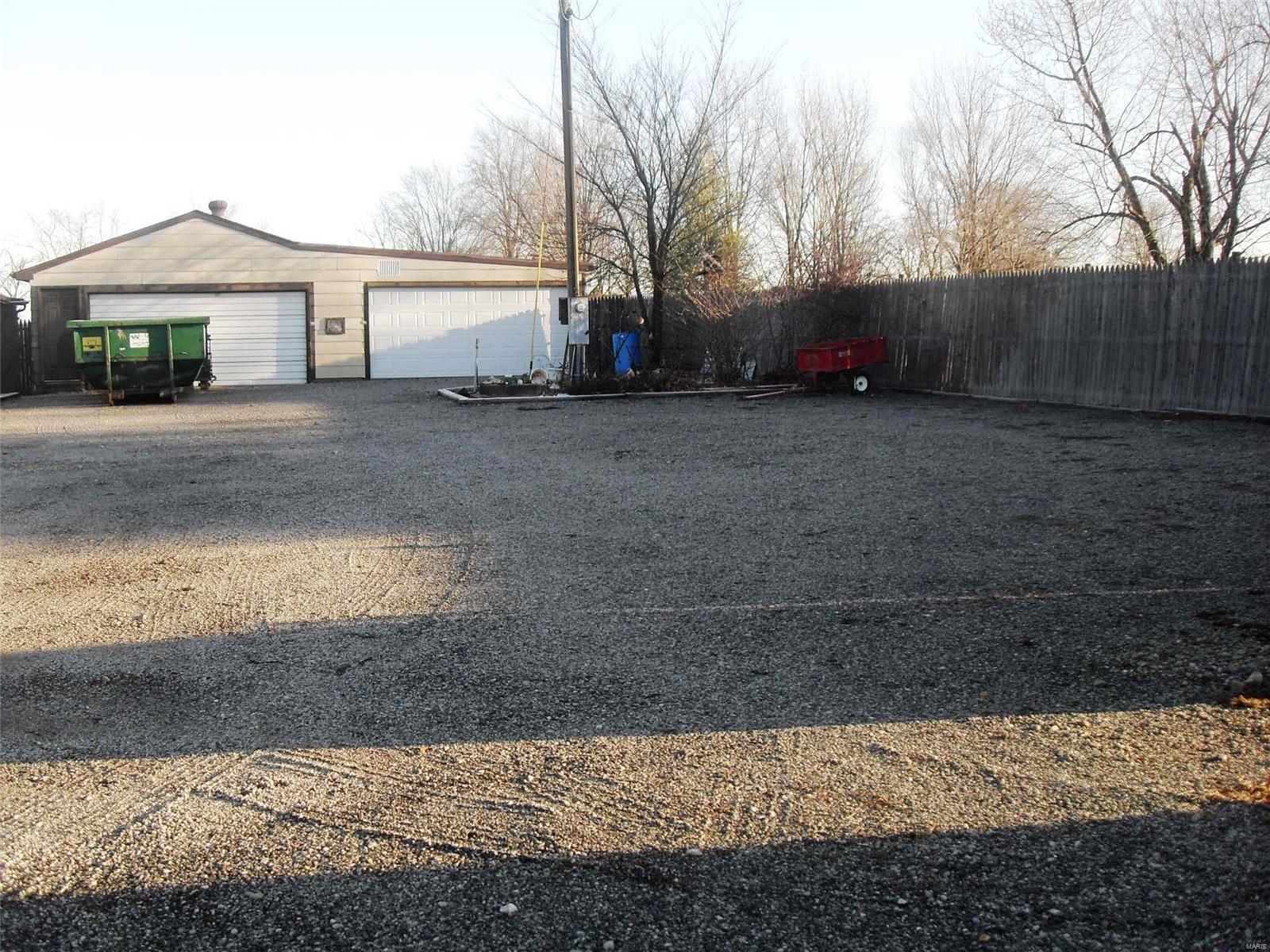 20928 Meadow View Road Highland, IL 62249 - Photo 19 of 24