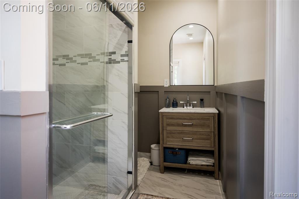 227 Melbourne Street Detroit, MI 48202 - Photo 34 of 50