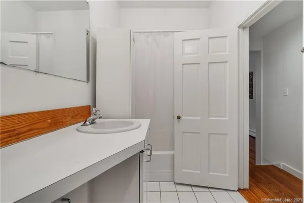 $3,650 | 239 Bradley Street, Unit 1, New Haven, CT 06510