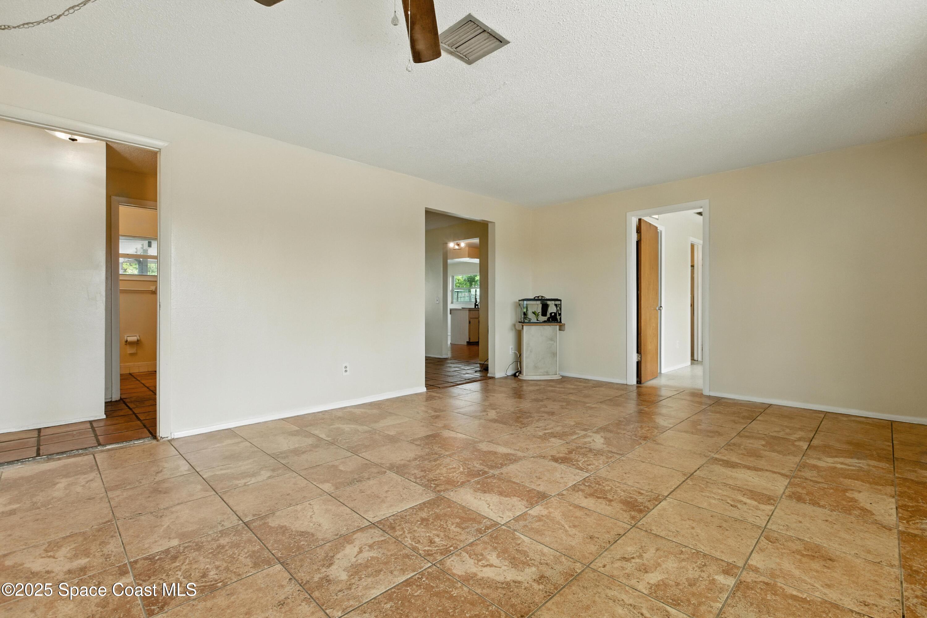 582 Croton Road Melbourne, FL 32935 - Photo 6 of 33 582 Croton Rd 006